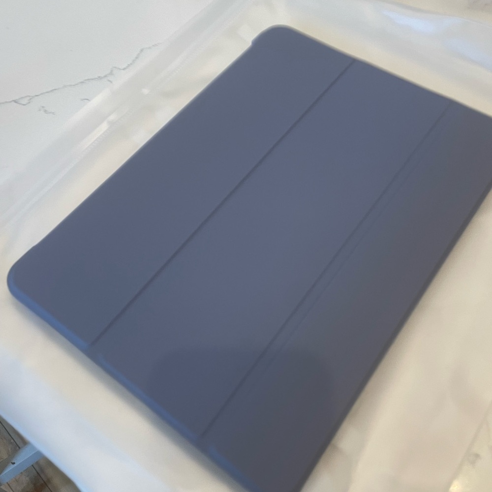 Lavender IPad Case 11inch Case NEVER USED